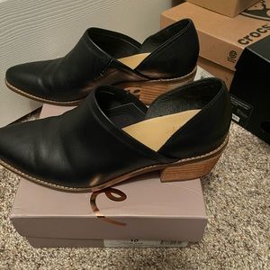 Crown Vintages, Black bootie